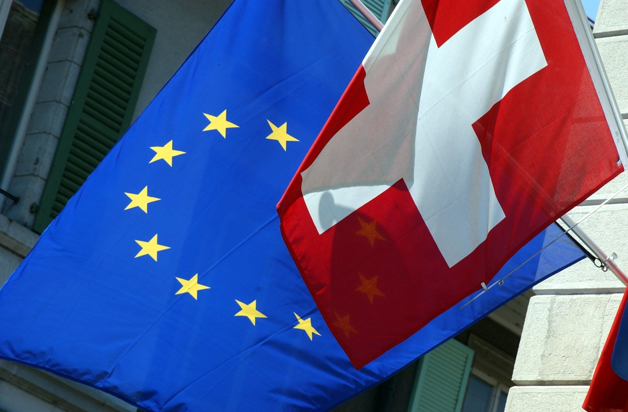 L'initiative de limitation pose la question des relations entre la Suisse et l'Europe.